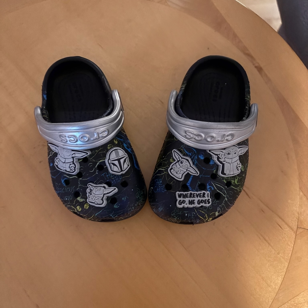 CROCS Baby Black and Silver with Grogu And Mandalorian Accessories